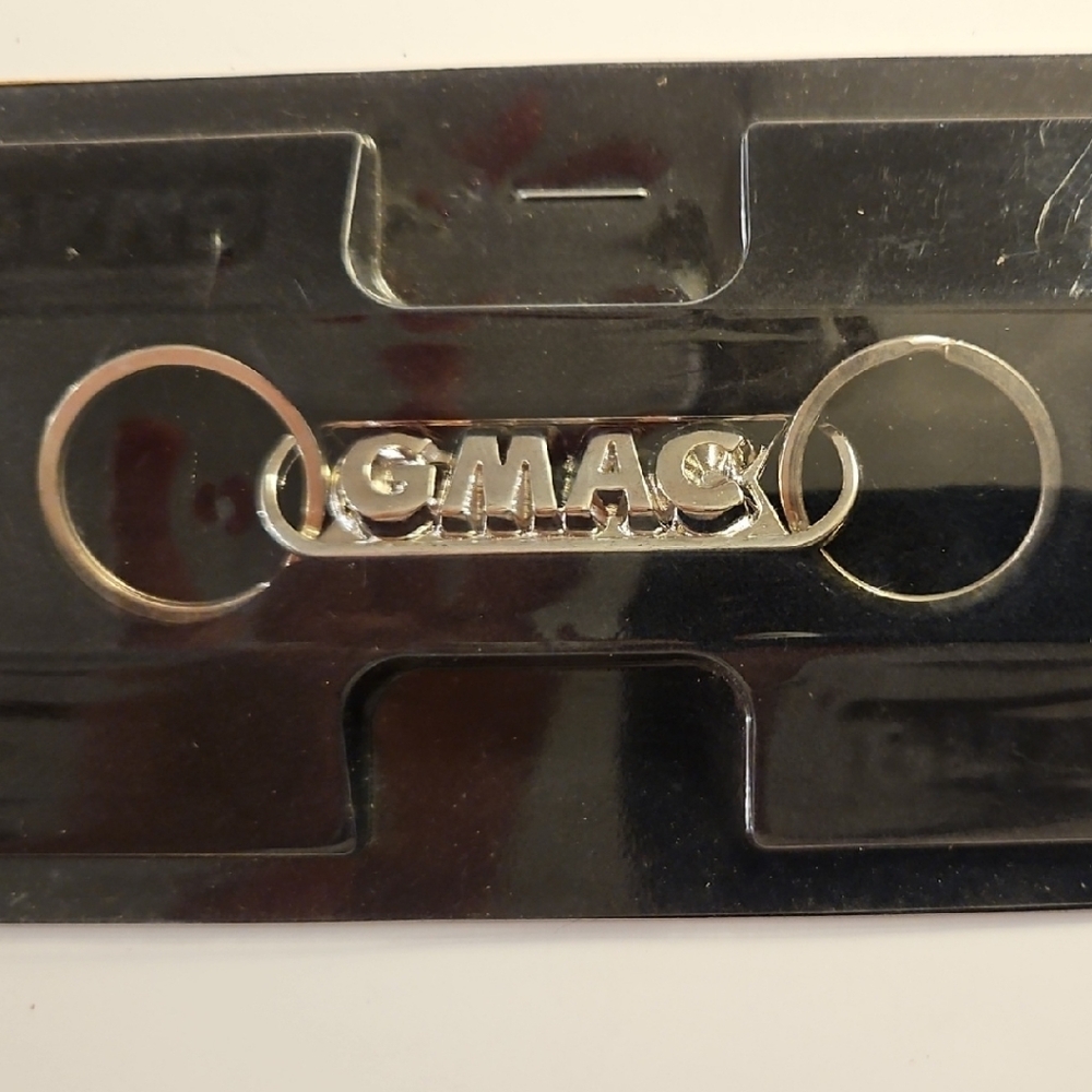 Vintage GMAC General Motors Auto Car Key Ring 1980/1990.